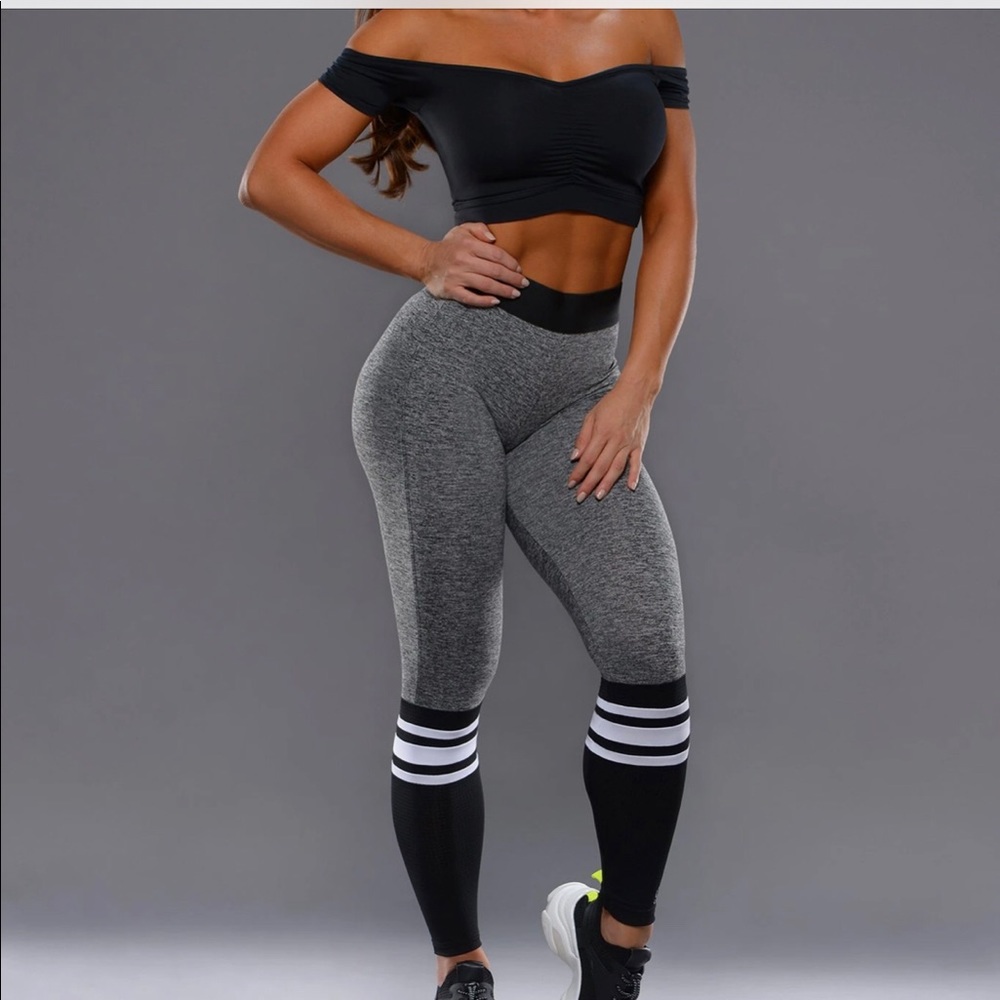 Bombshell sock legging